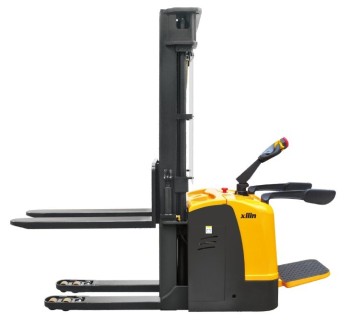 Штабелер самоходный 1,5 т 3,3 м XILIN CDDK15S Li-ion двухуровневый, с платформой