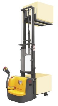 Штабелер самоходный 1,5 т 4,5 м XILIN CDDR15S Li-ion двухуровневый, сопровождаемый