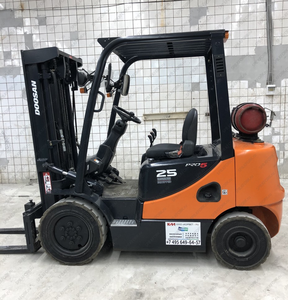 Газ-Бензиновый погрузчик Doosan G25E-5 КМ068 Б/У. Цены на б/у технику в  Санкт-Петербурге