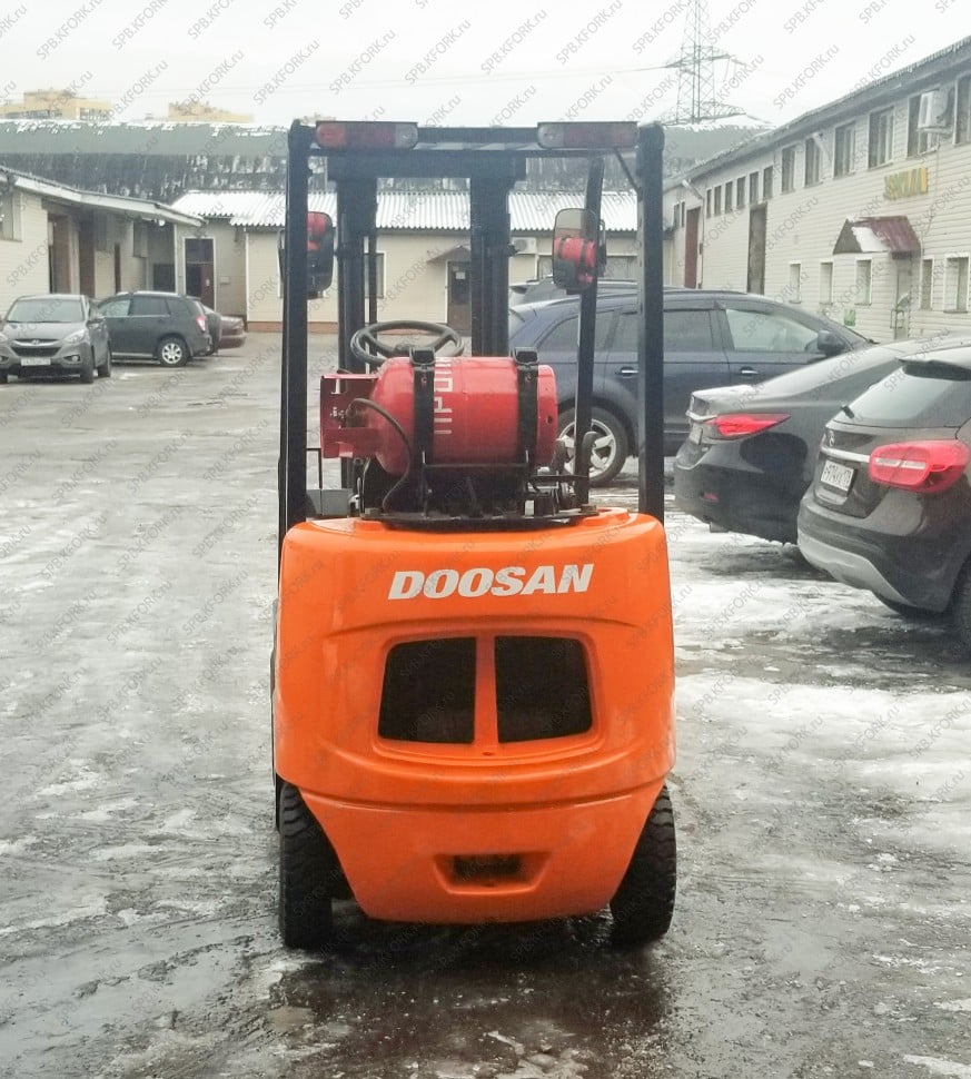 Газ-Бензиновый автопогрузчик DOOSAN G18S-5 K00133 Б/У. Цены на б/у технику  в Санкт-Петербурге